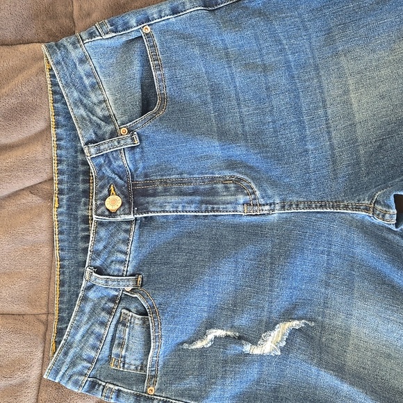 Flared Jeans - Picture 2 of 6